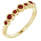 Seven Gemstone Bezel Set Ring - Garnet|Material:14K Yellow Gold