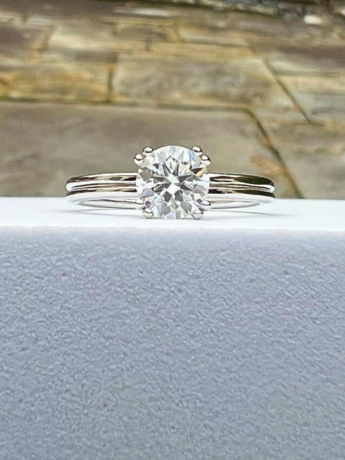 Front view of the simple moissanite ring