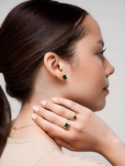 Model wearing the two stone ring in green|Color:Green